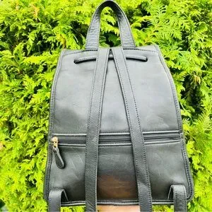 COACH Daypack 9791 Legacy Vintage Drawstring Leather Backpack Made In The USA ?? Coach | Bags | Coach Daypack 979 Legacy Vintage Drawstring  main image 2